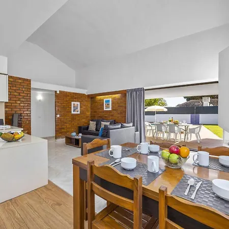 Buganvillea By וילה